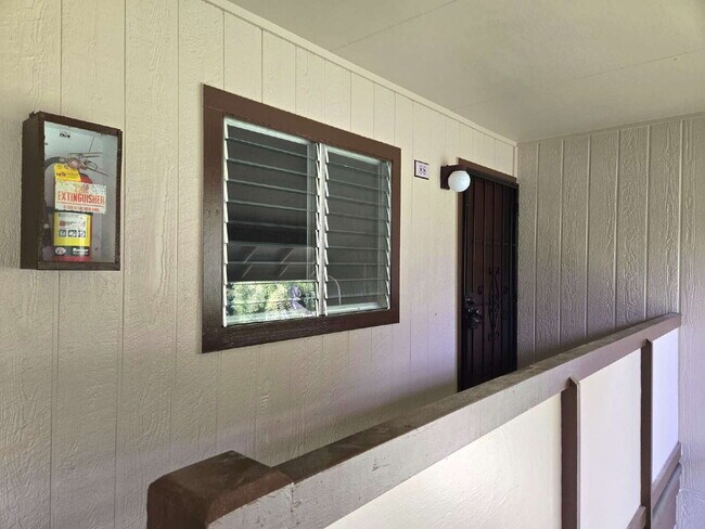 Building Photo - College Gardens Pearl City - 2br, 2ba, 1pkg