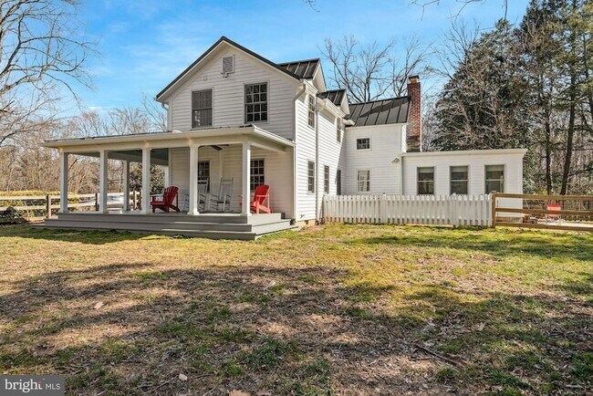 Building Photo - 326 Walker Rd