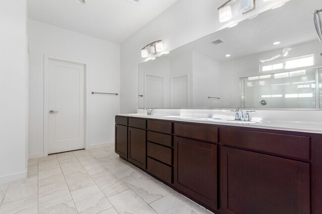 Building Photo - 2327 S Wycliff Cir