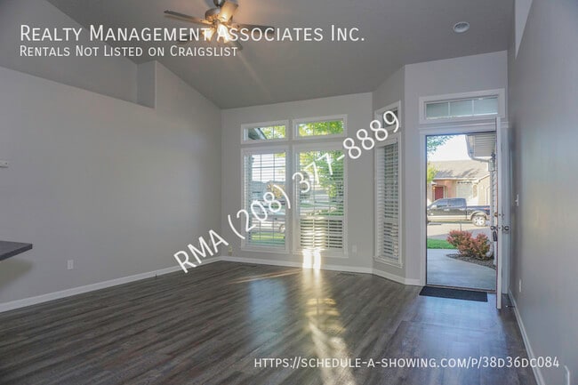 Building Photo - Amazing 3 Bedroom Home in East Nampa