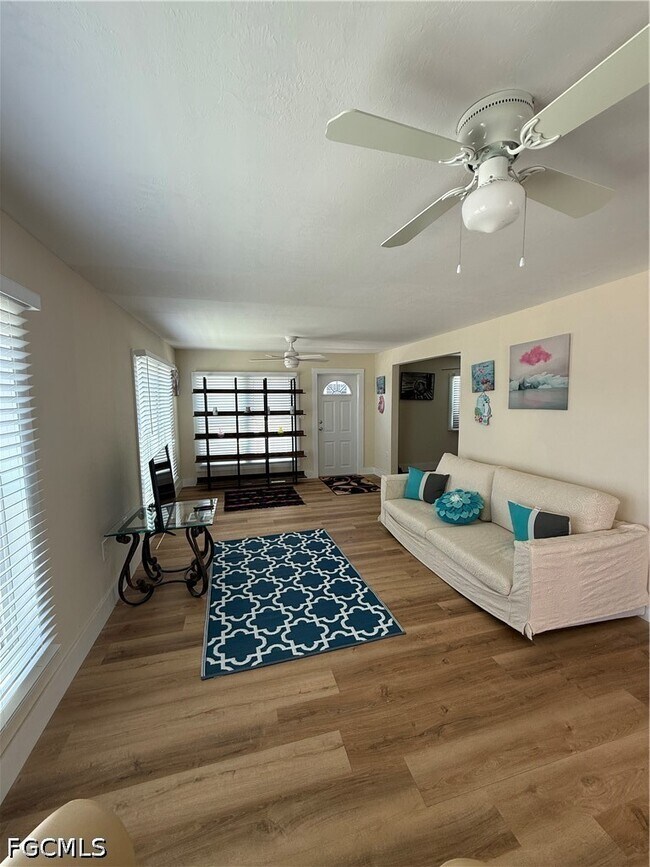 Building Photo - 2112 Ixora Ct