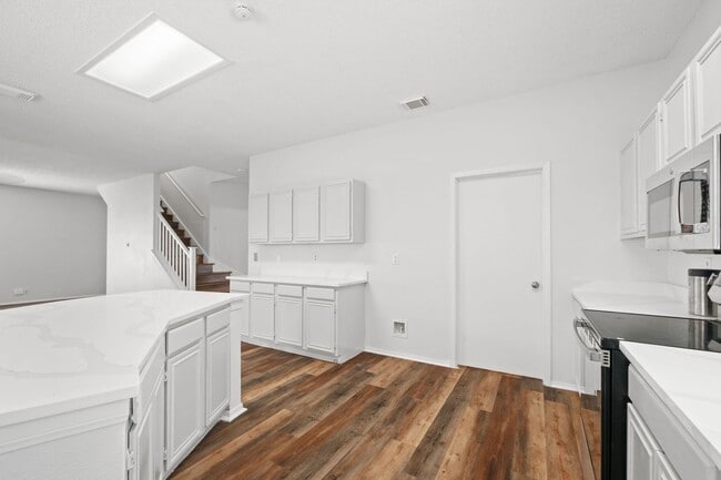 Building Photo - MOVE-IN READY REMODELED RENTAL HOME LOCATED IN NORTHWEST CROSSING