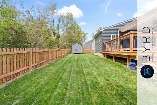 Building Photo - 4900 Sir Sagamore Dr