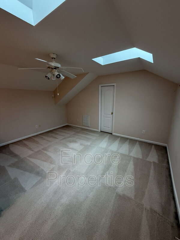 Building Photo - 6824 Middleboro Dr