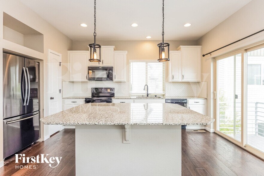 Building Photo - 6721 Shadow Star Dr