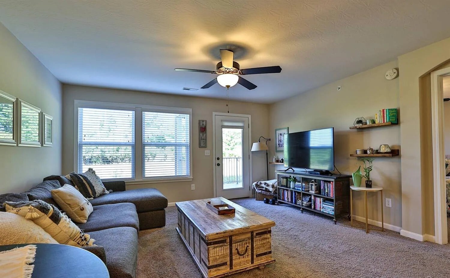 Building Photo - 7947 Oakbridge Way