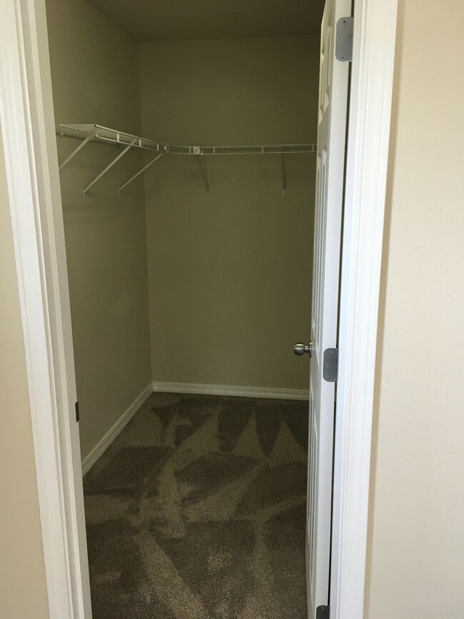 Building Photo - $1,000 off 1st Month's Rent!!! Gorgeous River Canyon Community Home!