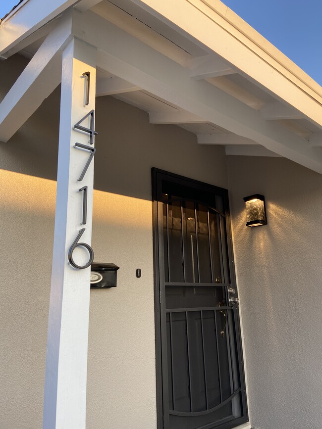 Front Porch - 14716 Daphne Ave