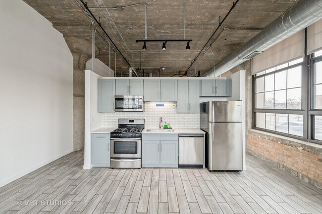 Building Photo - 3963 W Belmont Ave