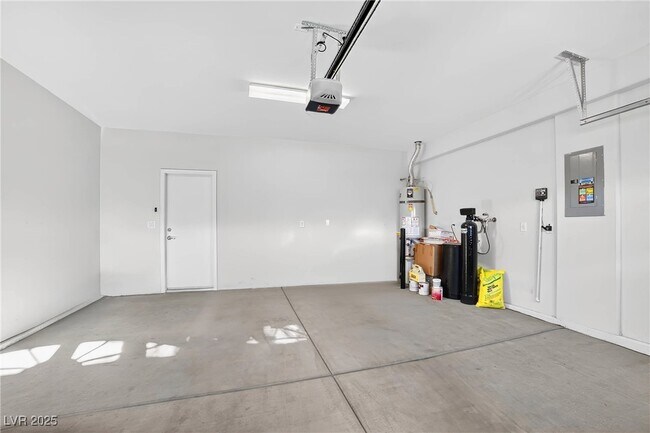 Building Photo - 7349 Shelduck St