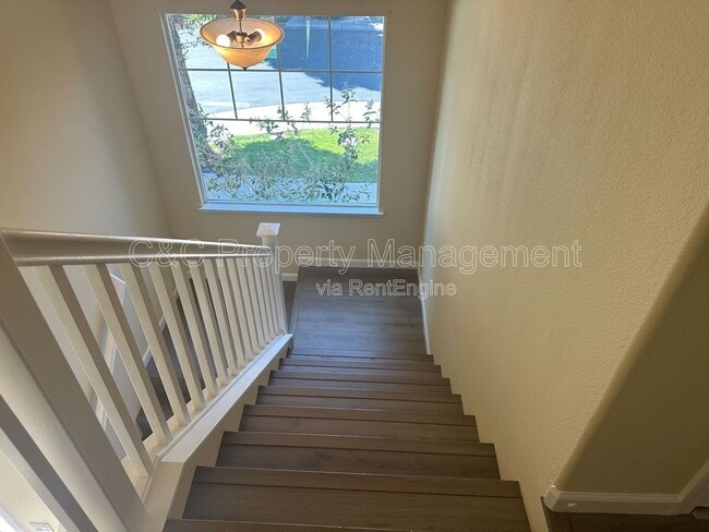 Building Photo - 28 Foxglove Ct