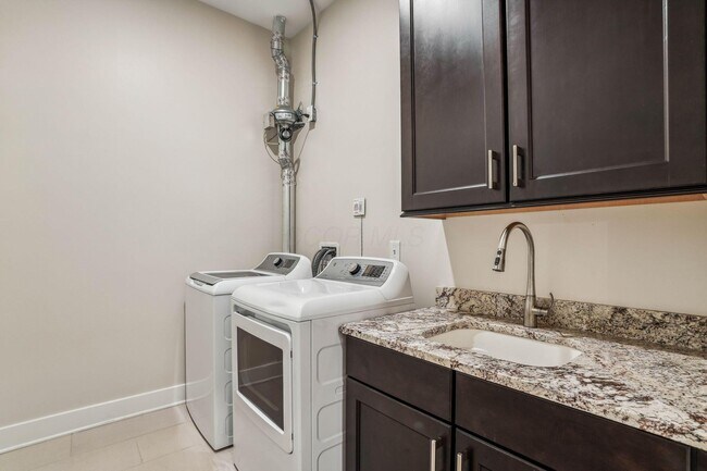 Building Photo - 6745 Longshore St