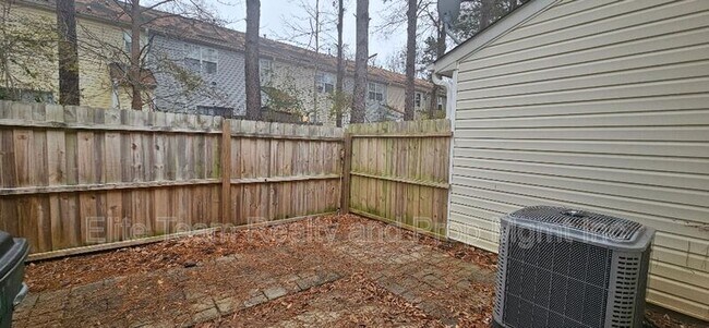 Building Photo - 6807 Juniper Tree St