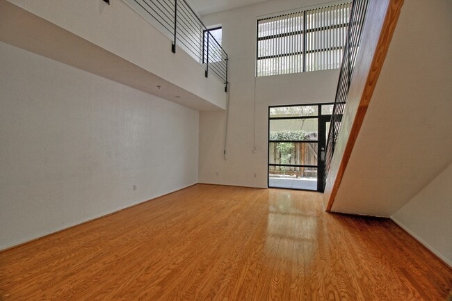 Building Photo - Spacious 1 Bedroom Loft at Ryland Mews