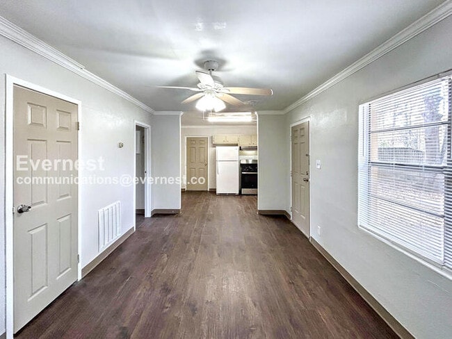 Building Photo - 431 Annie St