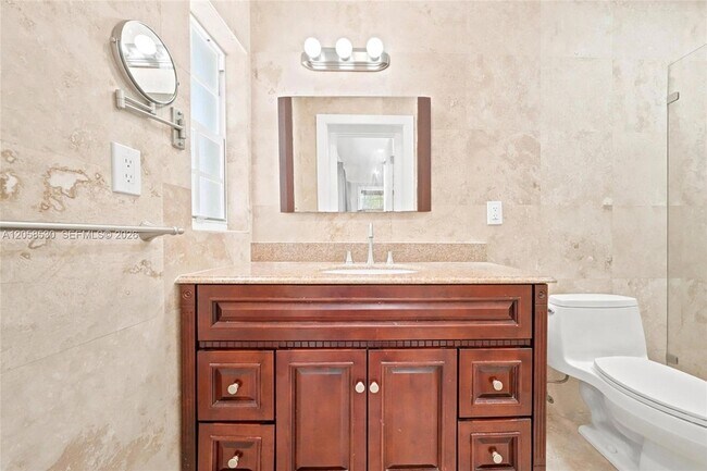 Building Photo - 2301 Tequesta Ln