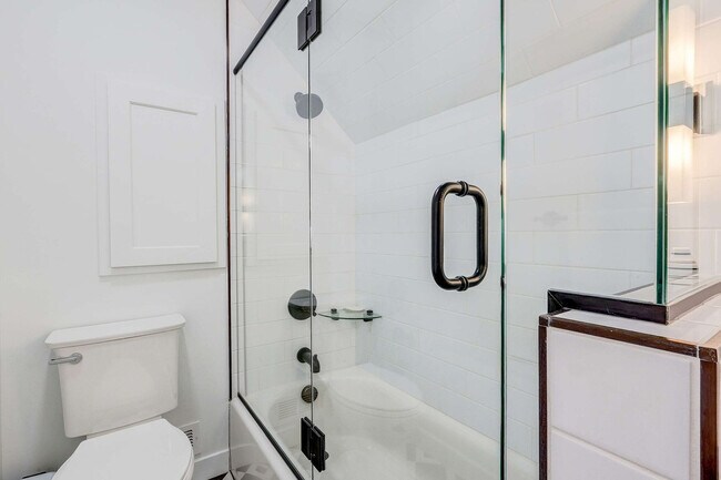 Building Photo - 2105 S Fillmore St