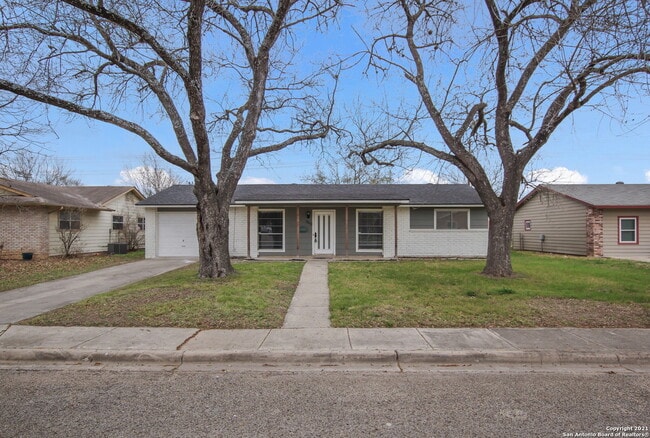 Primary Photo - 300 Roanoke Dr