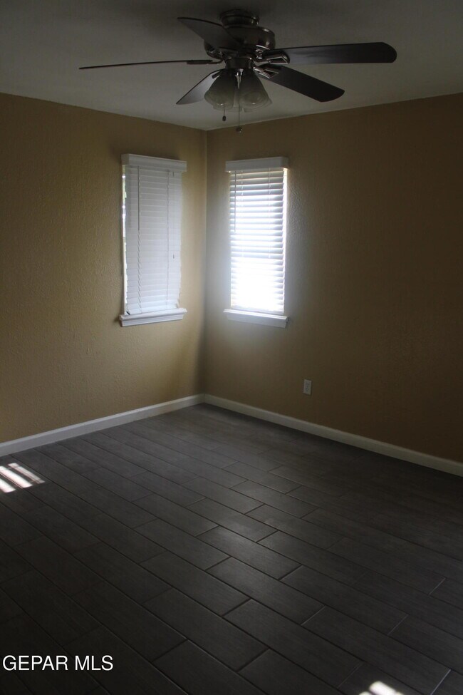 Building Photo - 3145 Red Sails Dr