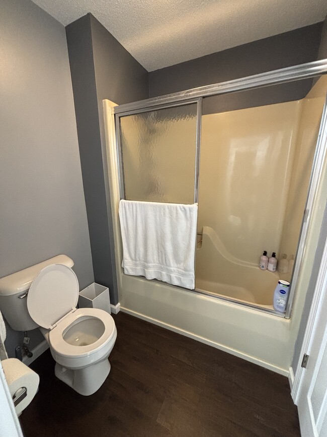 Building Photo - 713 Bent Tree Dr