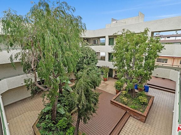 Building Photo - 3544 S Centinela Ave