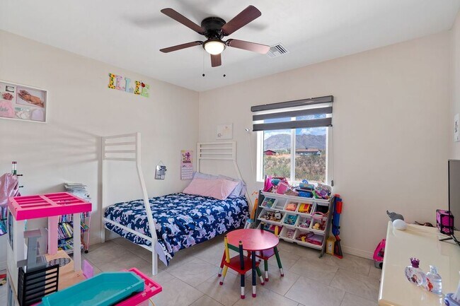 Building Photo - 1829 Camino Lebanon