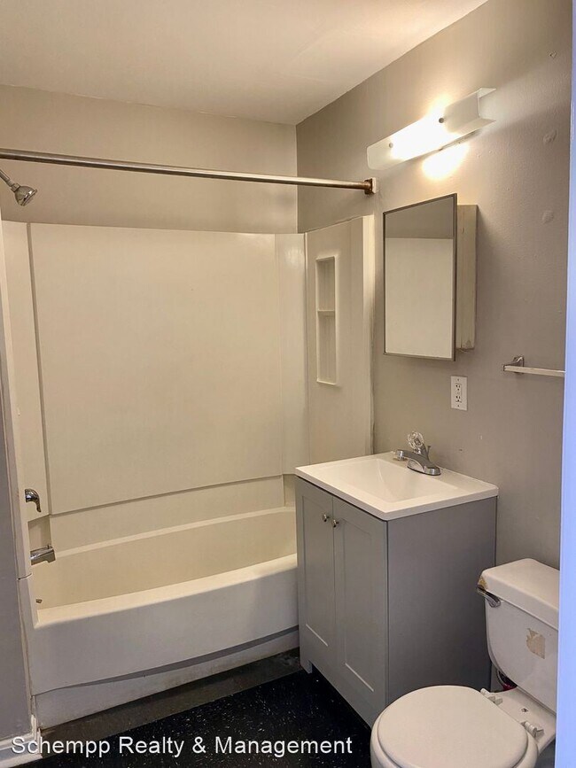 Building Photo - 3 br, 1 bath House - 2433 Slevin St. #2