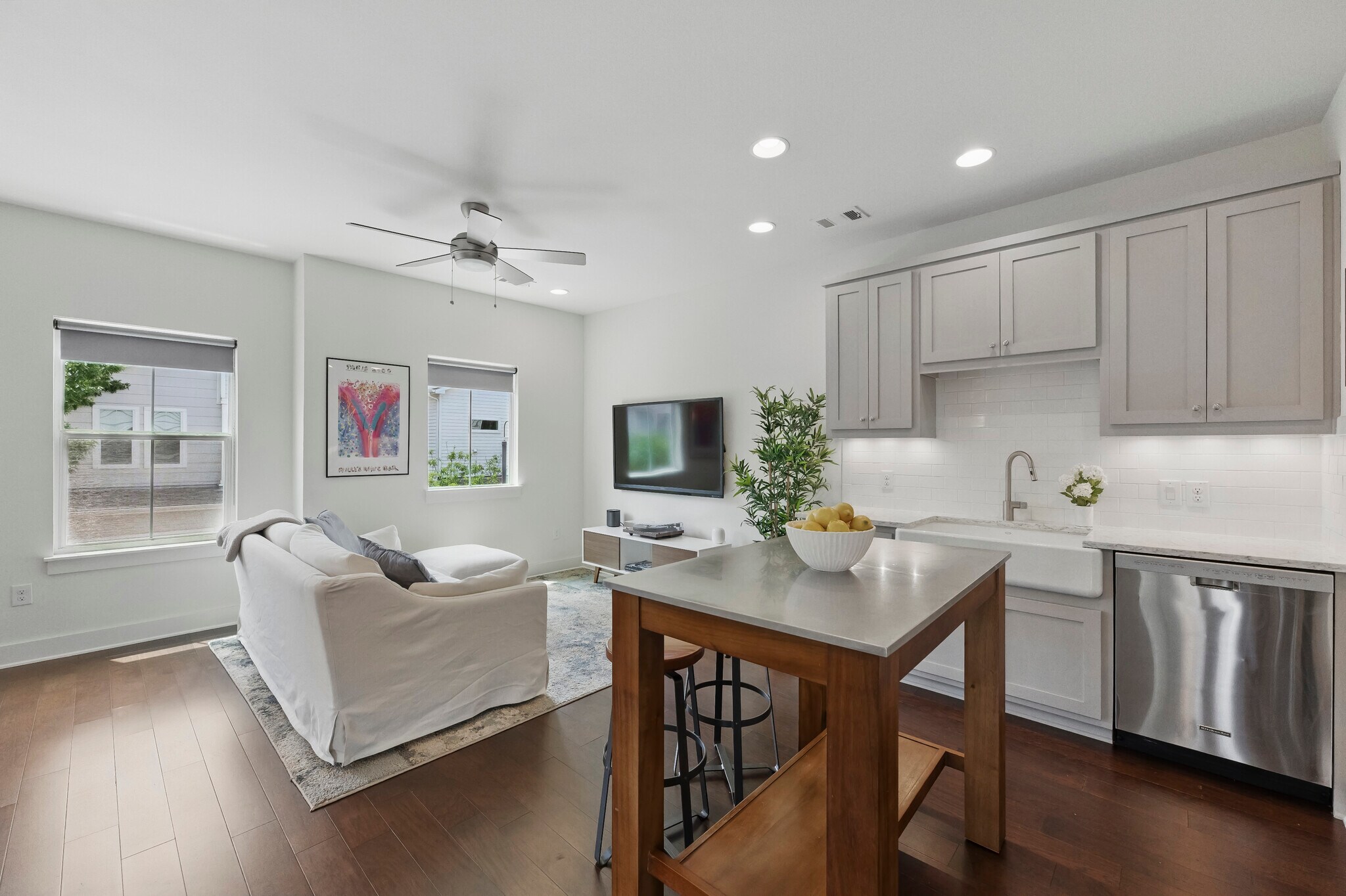 Building Photo - 2710 Halcyon Dr
