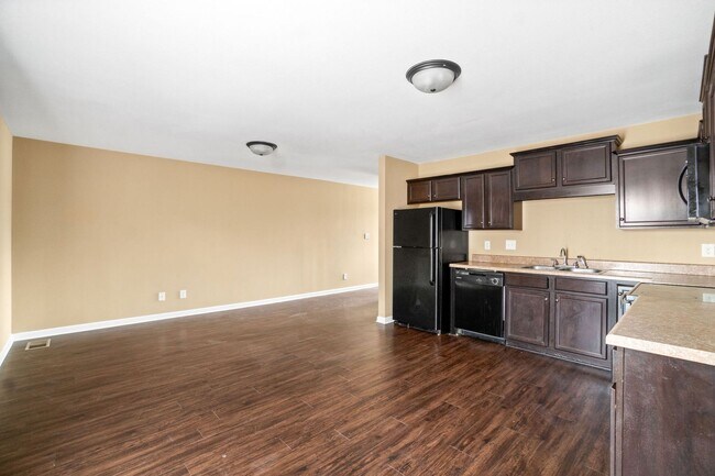 Building Photo - 1719 Thistlewood Dr