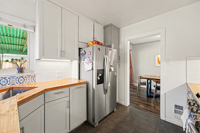 Building Photo - 3030 Monroe St