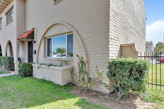 Building Photo - 6829 E Osborn Rd