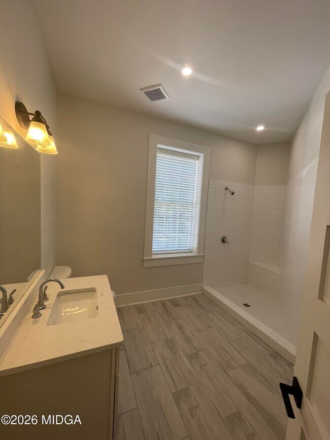 Building Photo - 843-843 Forsyth St