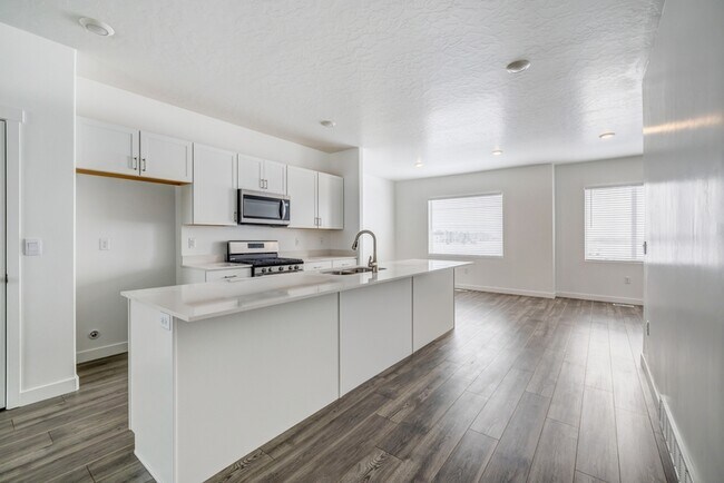 Building Photo - 413 S 1110 W