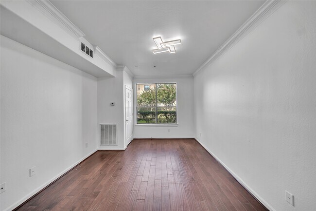 Building Photo - 6633 W Sam Houston Pkwy S