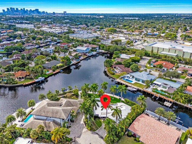 Building Photo - 1725 NE 23rd Ave