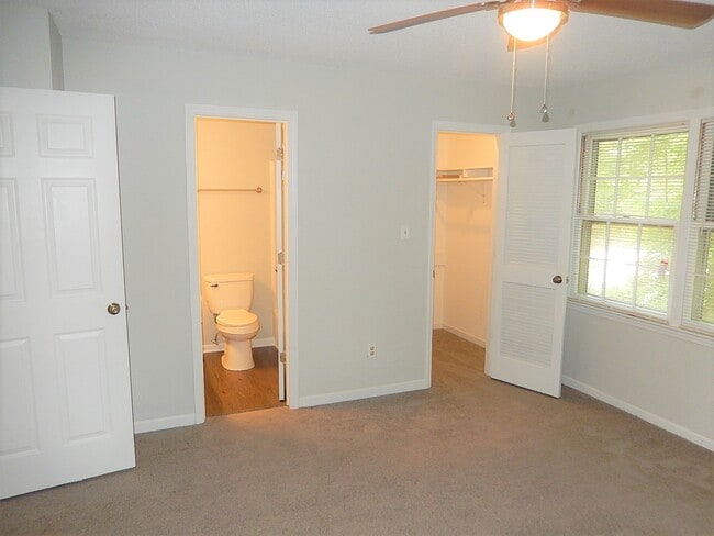 Building Photo - 6720 Glendower Rd