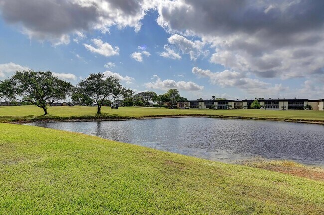 Building Photo - 974 Normandy Trail