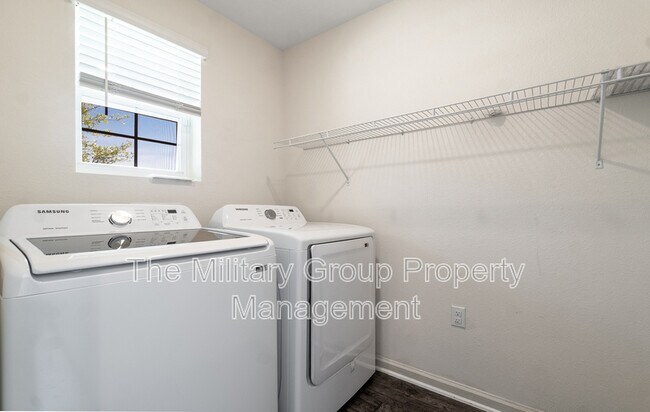 Building Photo - 15668 Strawberry Roan Ct