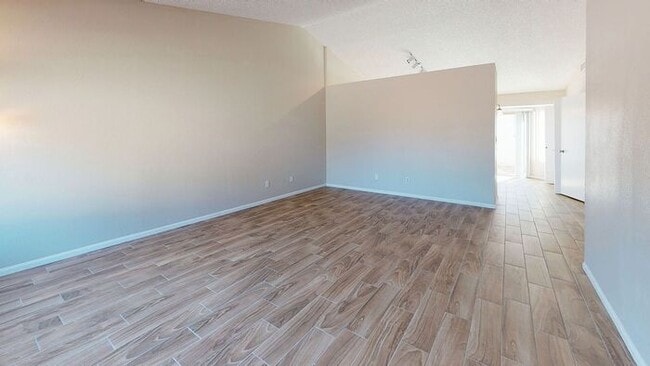 Building Photo - 1055 N Recker Rd