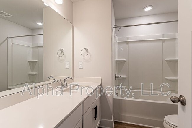 Building Photo - 124 Keel Ln