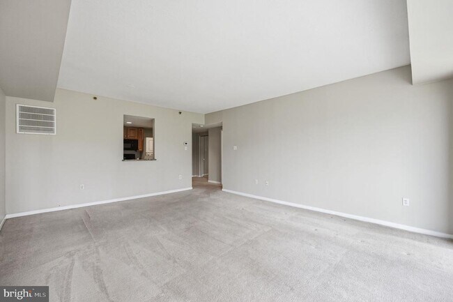 Building Photo - 1530 Key Blvd