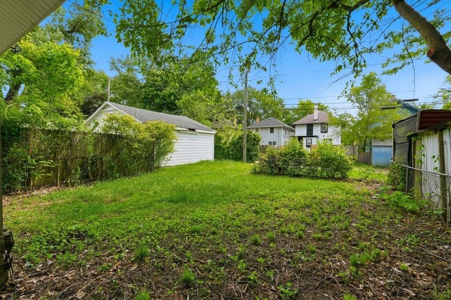 Building Photo - 3 BR - Classic Charm Meets Modern Living