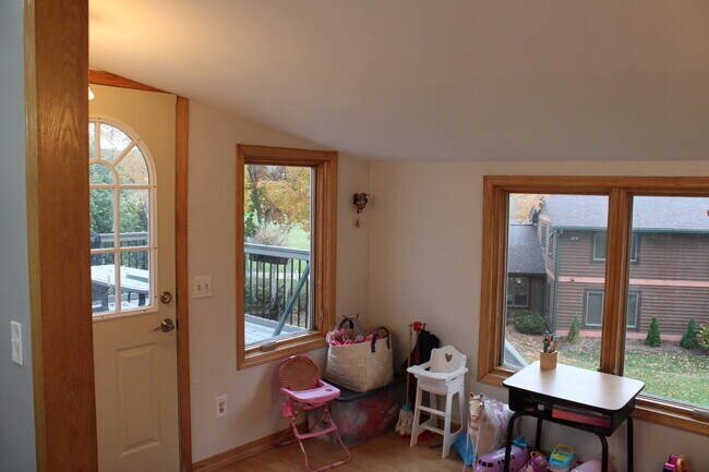 Building Photo - 5039 W Clayton Rd