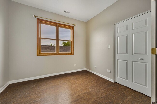 Building Photo - 2955 W Wilcox St