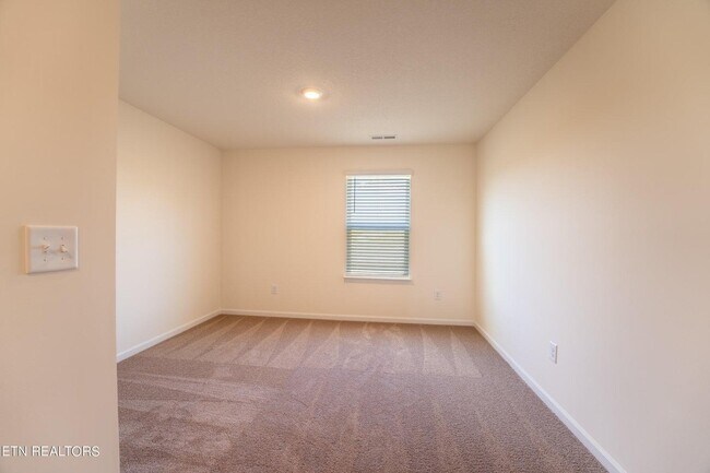 Building Photo - 322 Heritage Crossing Dr