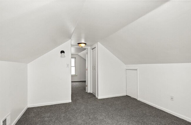 Building Photo - 24868 Grove Ave