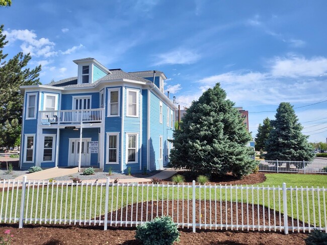 Building Photo - Old Town Arvada - Top Floor - Must See 1 B...