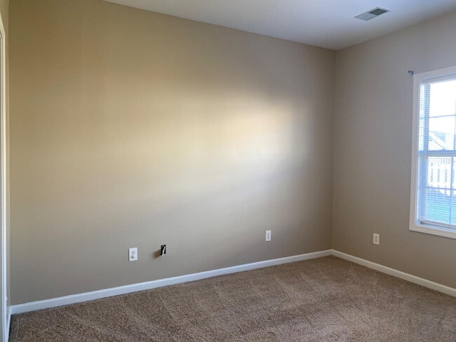 Building Photo - 107 Sea Pines Way