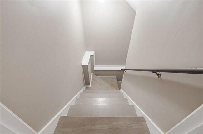 Building Photo - 1809 Shelburne Ridge