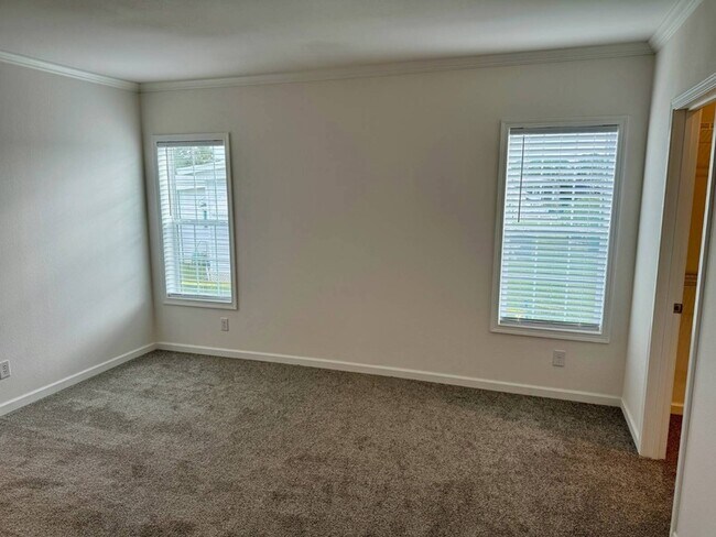 Building Photo - 1283 Jamestown Dr